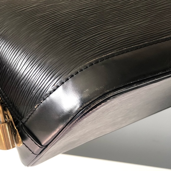 Louis Vuitton Alma Black Epi Leather Hand Bag - Picture 6 of 8